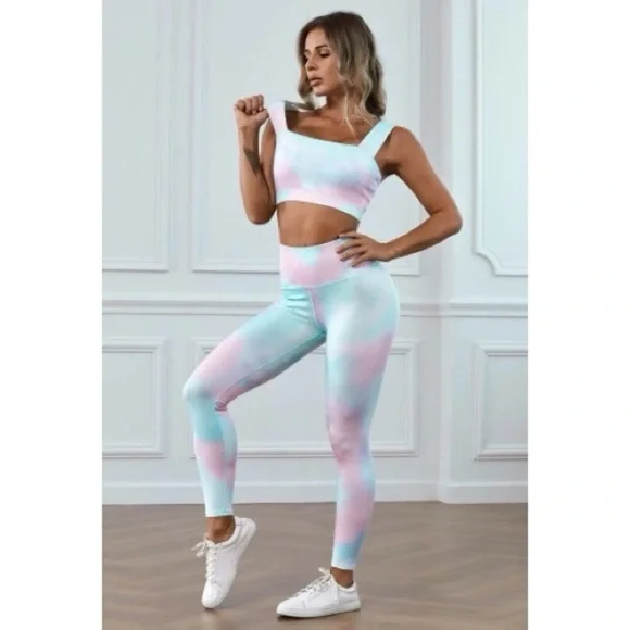 147. ☀️Cleo Tie Dye Workout Set☀️ - Picture 4 of 11